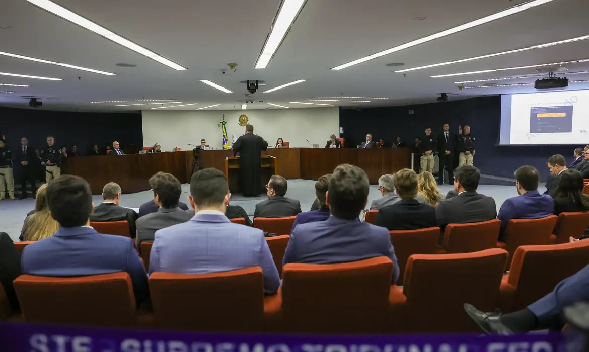 stf-retoma-nesta-terca-julgamento-de-bolsonaro-e-mais-sete-reus