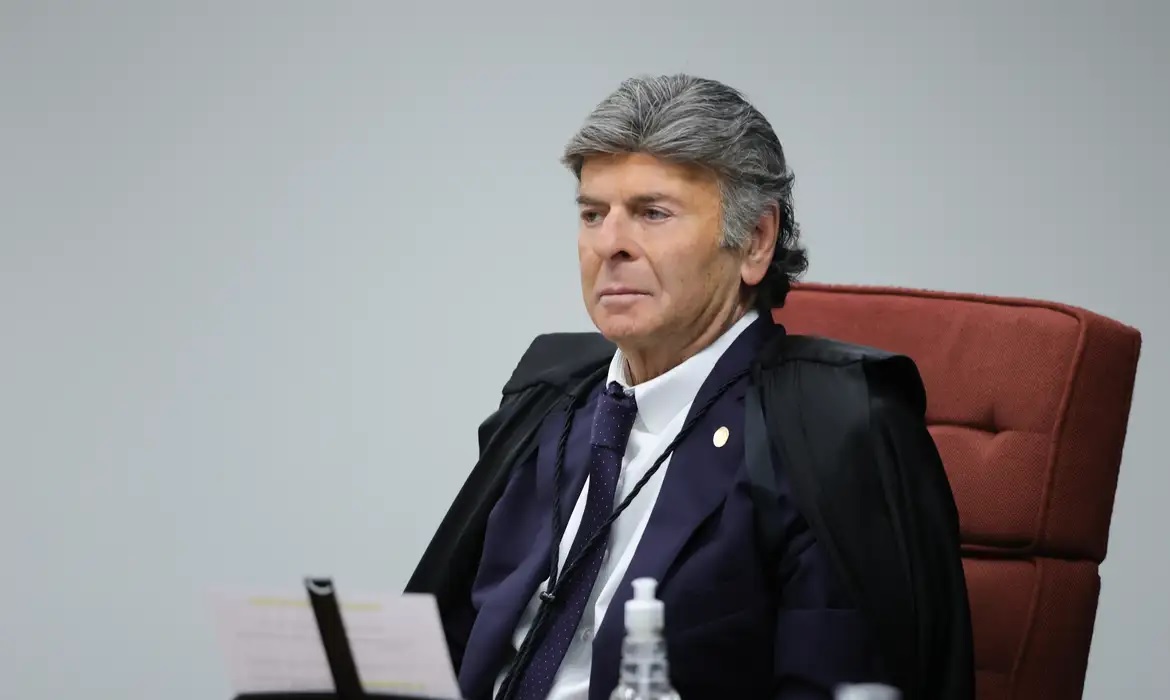 fux-e-o-terceiro-a-votar-em-nova-sessao-de-julgamento-de-bolsonaro