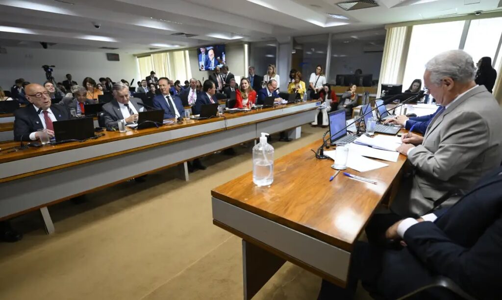 comissao-do-senado-aprova-isencao-do-ir-para-quem-ganha-ate-r$-5-mil