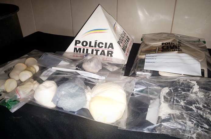 policia-militar-apreende-drogas-em-barbacena