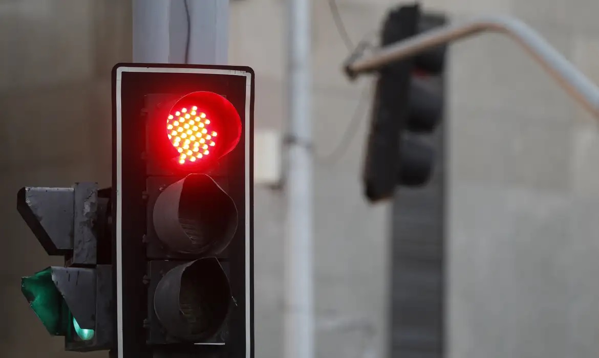 entenda-a-proposta-que-retira-exigencia-de-autoescola-para-tirar-cnh
