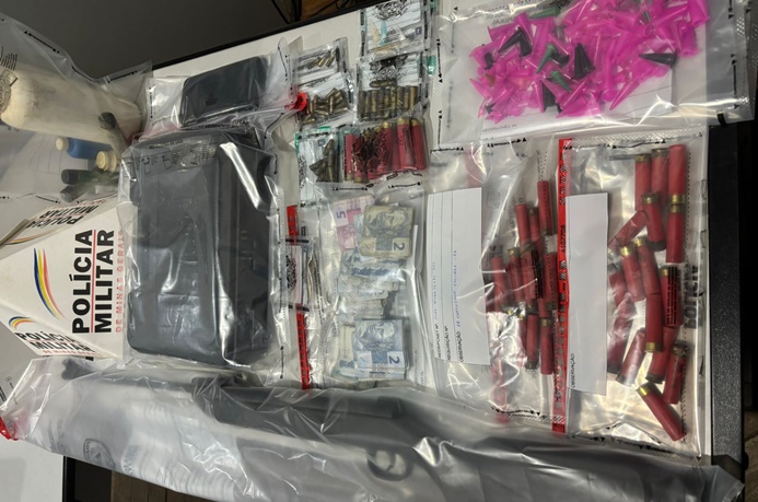 homem-e-preso-por-trafico-de-drogas-e-posse-ilegal-de-arma-de-fogo-em-abreus