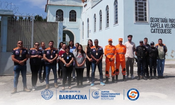 prefeitura-participa-da-2a-edicao-da-operacao-guarda-chuva-no-bairro-grogoto