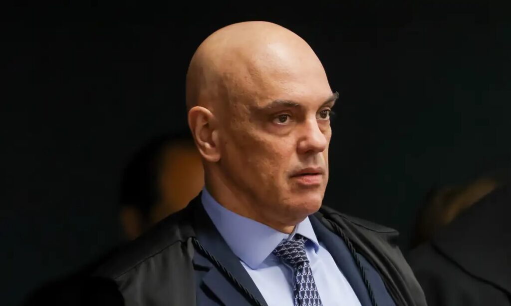 em-decisao,-moraes-cita-“eventual-tentativa-de-fuga”-de-bolsonaro