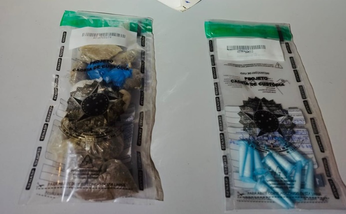 mulher-e-presa-em-flagrante-por-trafico-de-drogas-em-santos-dumont