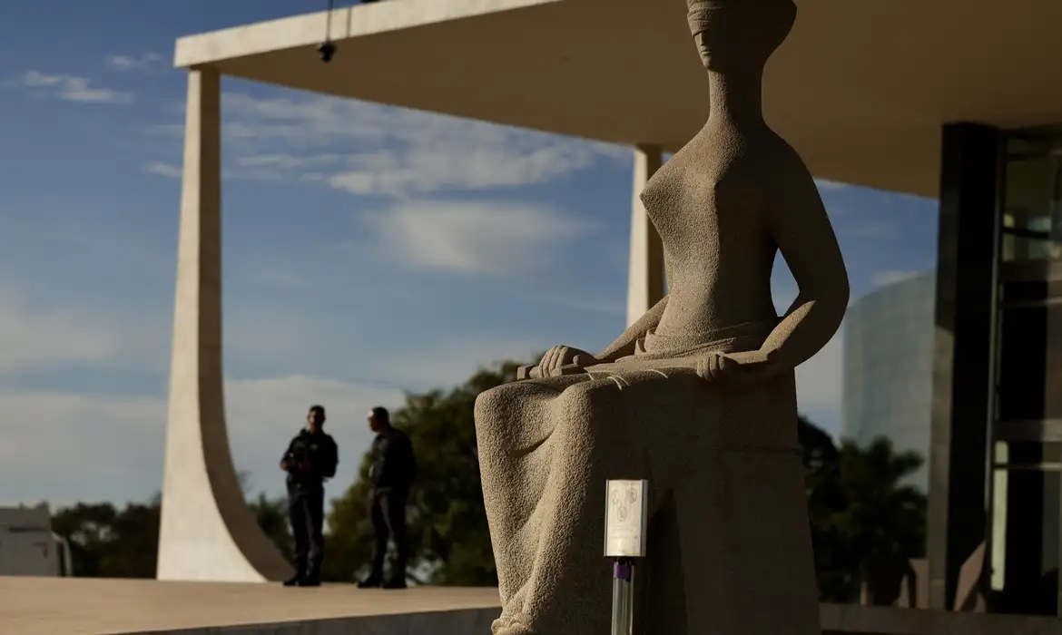 stf-determina-execucao-das-penas-de-bolsonaro-e-mais-reus-do-nucleo-1