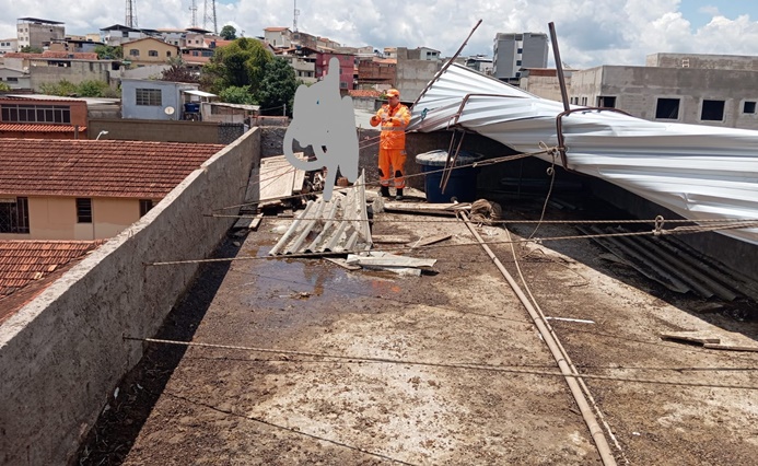 bombeiros-atuam-em-risco-de-desabamento-em-conselheiro-lafaiete