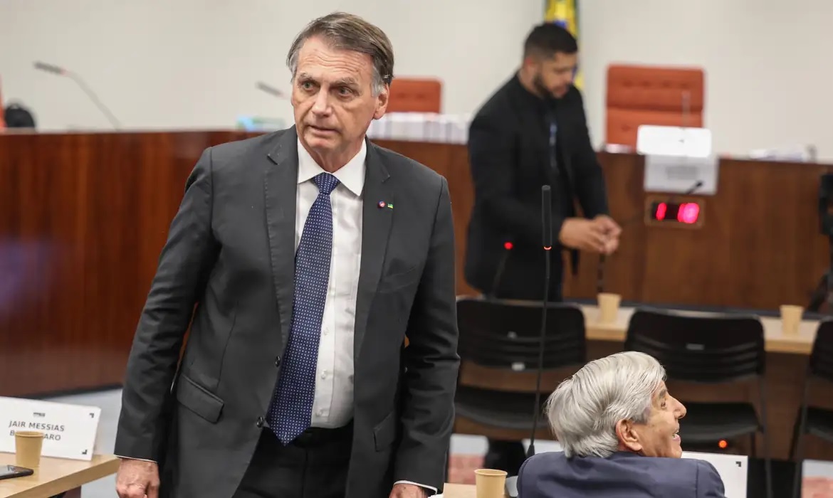 justica-atesta-que-bolsonaro-vai-terminar-de-cumprir-pena-em-2052