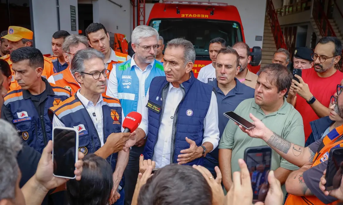 ministro-diz-que-equipes-federais-permanecerao-na-zona-da-mata-mineira