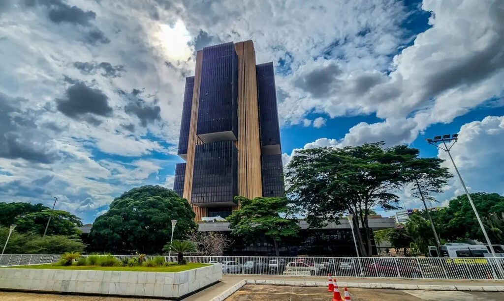 bc-reduz-juros-basicos-para-14,75%-ao-ano
