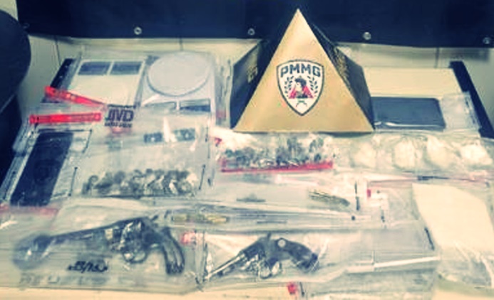homem-e-preso-por-trafico-de-drogas-e-posse-ilegal-de-arma-de-fogo-em-barbacena