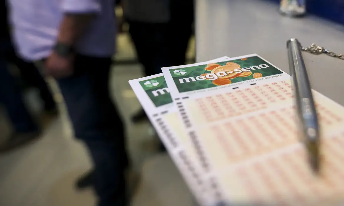 mega-sena-acumula-e-premio-principal-vai-para-r$-32-milhoes